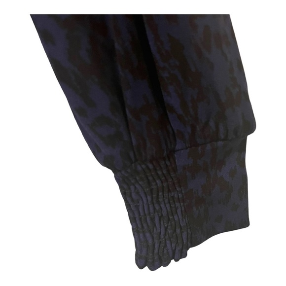 Evereve Allison Joy Blouse Blue with Black Print Size S - Picture 7 of 11